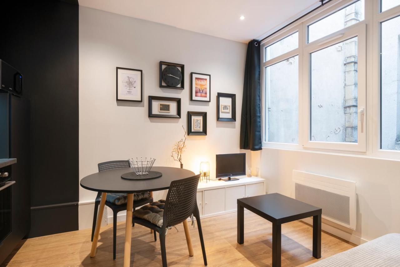Le Cocon Des Dominicains - Duplex Pour 2, Nancy Apartment Bagian luar foto